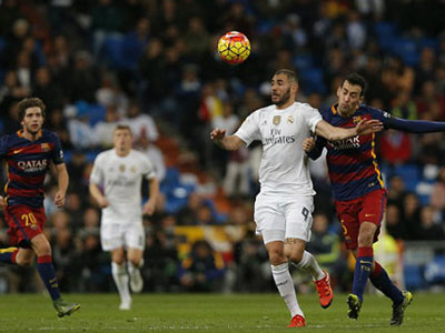 Nhổ bọt khi hát quốc ca, Benzema bị “ném đá” tơi bời