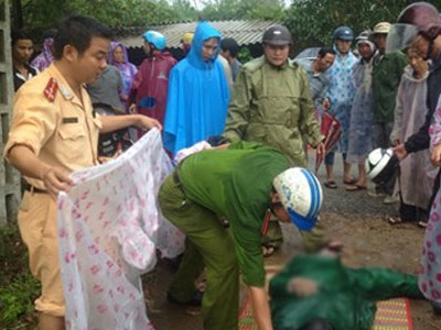 Phó giám đốc chi nhánh ngân hàng chết thảm dưới cống