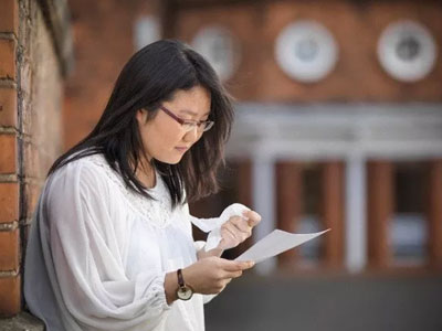 Sốc với "món quà" chồng tặng tôi trước ngày sinh nhật
