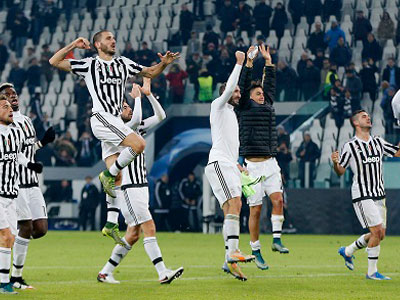 Juventus quật ngã Man City, soán ngôi đầu