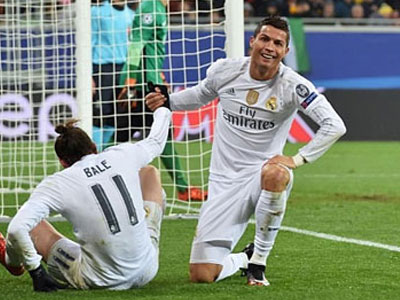 Ronaldo lập cú đúp, Real vẫn hút chết