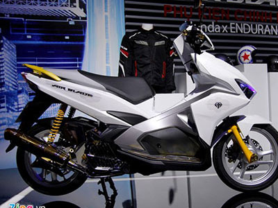 Honda Air Blade đời mới độ chính hãng đầu tiên tại Việt Nam