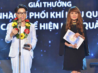 Đức Phúc đoạt cú đúp giải thưởng Bài hát Việt tháng 11