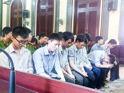 Hàng loạt người bị lừa tiền tỷ qua điện thoại như thế nào?