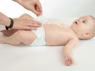 Cười ra nước mắt với chồng công tử chăm vợ đẻ