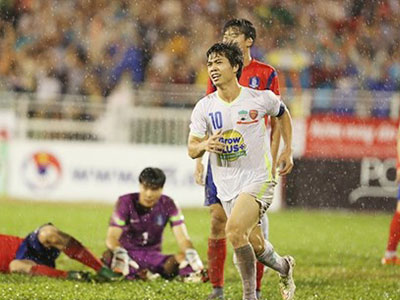 Công Phượng gọi cha sau khi ghi bàn