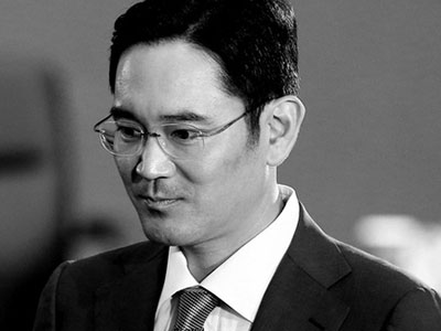 Cậu ấm 47 tuổi Lee Jae Yong gồng mình cứu con tàu chìm Samsung