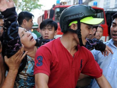 Cháy lớn ở Sài Gòn, hàng trăm người tháo chạy