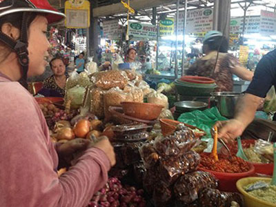 Đến trái ớt, củ hành cũng phải nhập