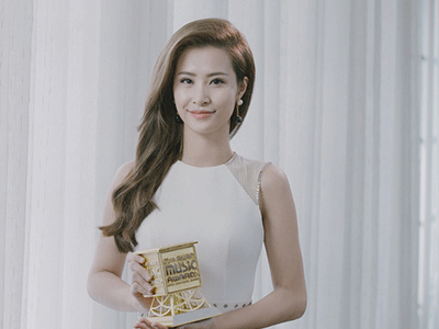 Đông Nhi là "Nghệ sĩ châu Á xuất sắc nhất" tại MAMA 2015