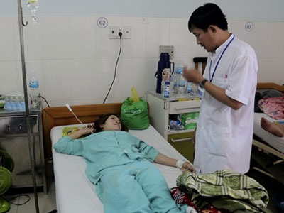 Ngộ độc khí CO, 17 công nhân nhập viện trong đêm