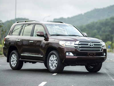 Toyota Land Cruiser 2015 có giá 2,8 tỷ tại Việt Nam