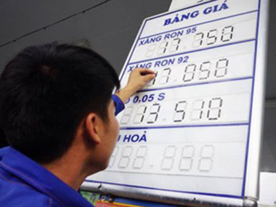 Giá xăng có thể giảm 200-300 đồng/lít