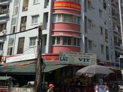 Nam công nhân rơi từ tầng 8 khi đang sơn nhà
