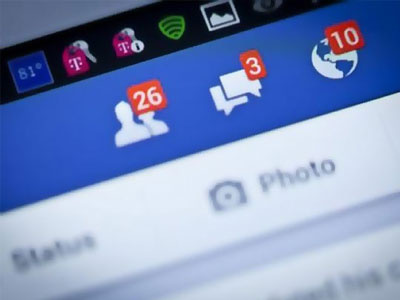Nói mãi chồng vẫn không bỏ thói quen vào Facebook của người cũ
