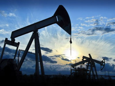 OPEC quyết giữ sản lượng, giá dầu rơi dưới 40 USD/thùng