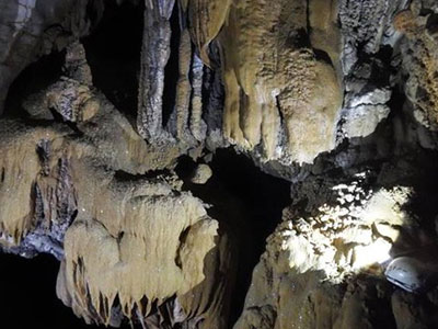 Phát hiện 23 hang động mới ở vịnh Hạ Long