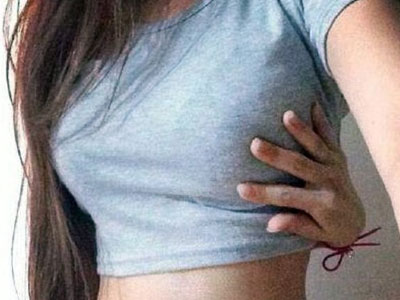 Phái đẹp đua nhau khoe vòng một qua trào lưu mới