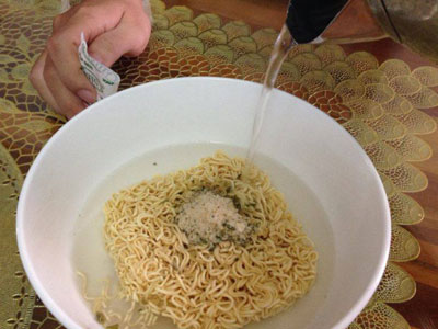 Mì ăn liền, ăn nhanh, bệnh nhanh