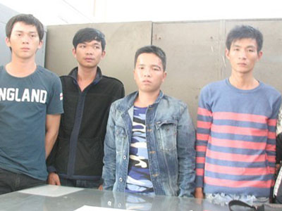 Mâu thuẫn ở vũ trường, 13 thanh niên hẹn hỗn chiến