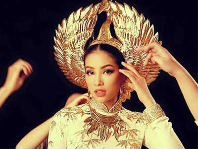 Phạm Hương đội mẩn chim hạc mạ 2,5 chỉ vàng tại Miss Universe 2015