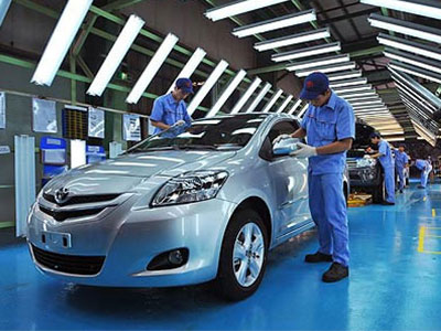 Thuế, phí chiếm nửa giá ôtô tại Việt Nam