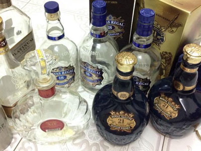 Vỏ chai rượu ngoại 10 triệu: Chivas đểu là đây?