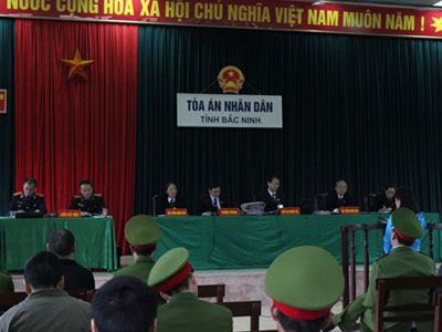 Bố đẻ Tàng Keangnam đổ riệt tội cho con
