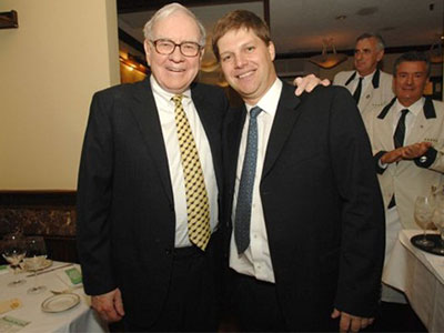 Bữa trưa với Warren Buffett đã thay đổi đời tôi
