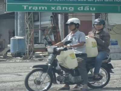 Người phụ nữ chuyên "lật tẩy" những kẻ buôn gian bán lận xăng dầu