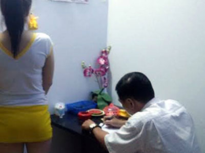 Khách sạn ven Sài Gòn để tiếp viên kích dục cho khách