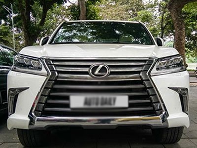 "Chạm mặt" Lexus LX570 2016 đầu tiên lăn bánh trên phố Hà Nội