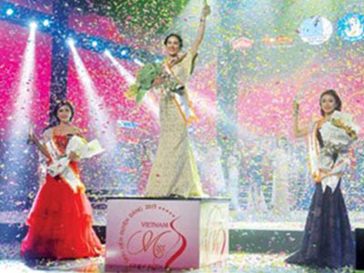 Đặng Mỹ Huyền đăng quang nữ sinh duyên dáng Việt Nam