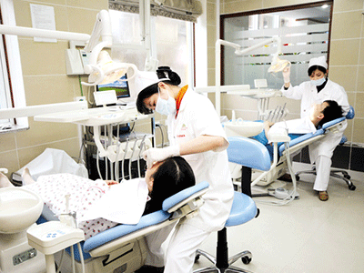 Giật mình với mốt nhổ răng nanh, bẻ răng cửa để “đổi vận”
