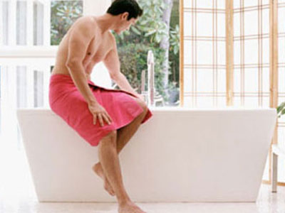 Quý ông tủi nhục vì ''cậu nhỏ'' quá nhỏ