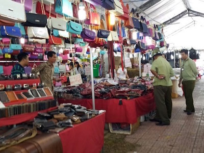Hội chợ hàng Việt bán hàng dỏm