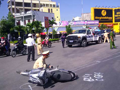 Khởi tố Viện trưởng VKS gây tai nạn liên hoàn ở Kon Tum