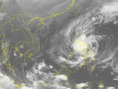 Cơn bão mạnh cấp 17 Melor đã áp sát biển Đông