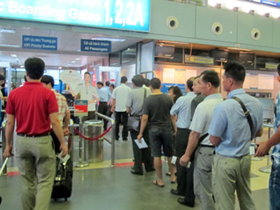 Thầy giáo dỏm dọa đưa bom lên máy bay