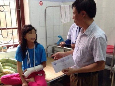 Vụ cha ruột đánh con gãy tay, dập mông: Ghen tuông biến người cha thành "hổ dữ"?