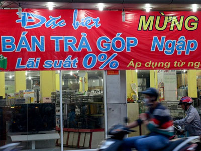 Bùng nổ bán hàng trả góp lãi suất 0%, lợi hay lo?