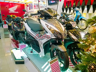 Cuối năm, SH và Air Blade lại tiếp tục chiêu bài "khan hàng, đội giá"