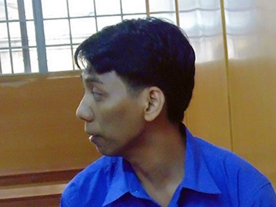 Vợ chồng giám đốc bán thuốc giả, mua súng phòng thân