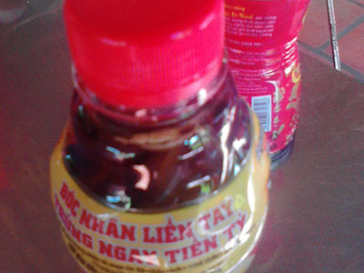 Cà Mau mời Tân Hiệp Phát đến làm rõ vụ trà Dr. Thanh có cặn