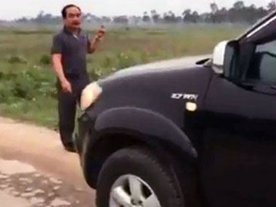 Đình chỉ lái xe của Sở GTVT Nghệ An bị tố chặn xe tải "làm luật"