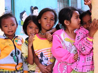 Thưởng tiền khi đẻ con toàn gái: Ý kiến ủng hộ 50/50