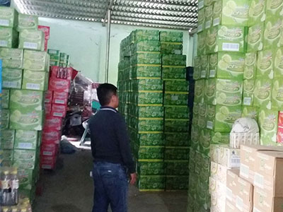 Phát hiện thêm nhiều thùng trà Dr. Thanh có cặn ở miền Tây