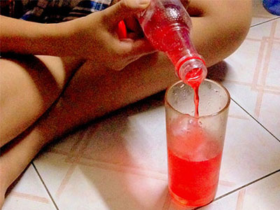 Uống nhiều nước giải khát đóng chai giúp thanh nhiệt, mát gan?