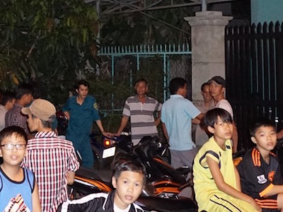 Chị hoảng hồn khi phát hiện xác em gái 16 tuổi phân hủy trong phòng trọ