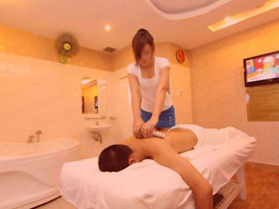 Mát xa ở thiên đường "bàn tơ", điều động gái tại các "học viện"